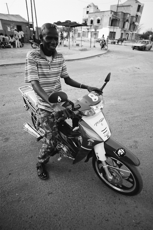 'Lamp Fall', Souleymane Ndéné Ndiaye taxi stand, HLM Sara.