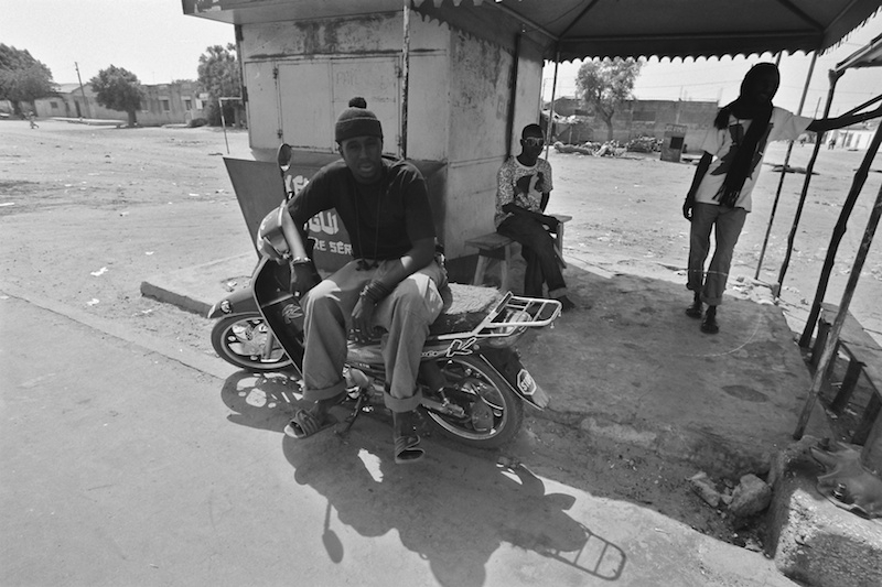'Demba, Namory, Unknown', Souleymane Ndéné Ndiaye taxi stand, HLM Sara.